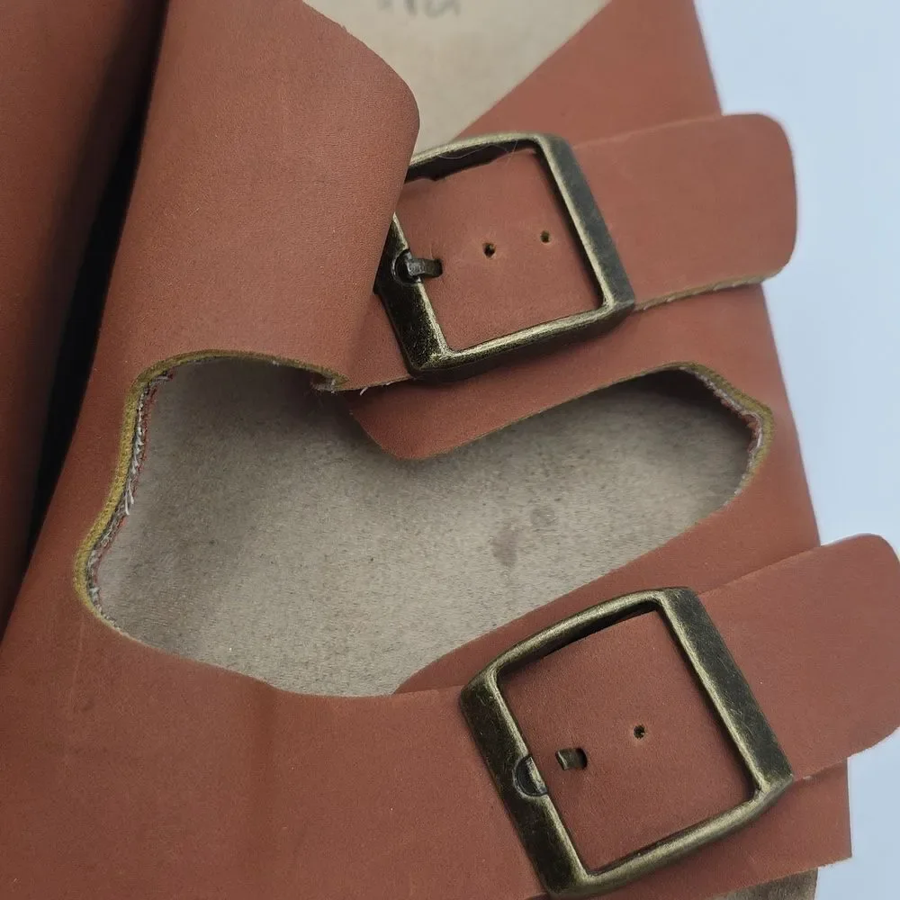Cliffs By White Mountain Sandals Size 9.5